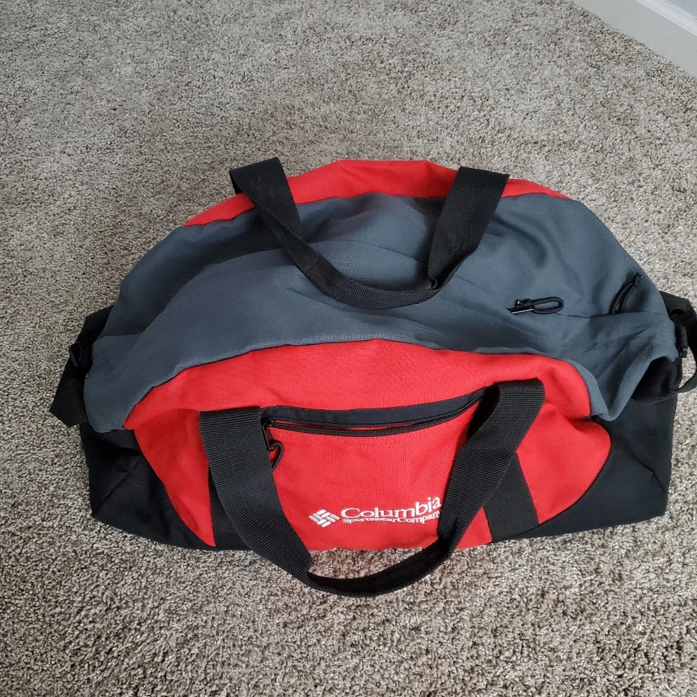 Columbia Red/Black/Gray Duffle Bag